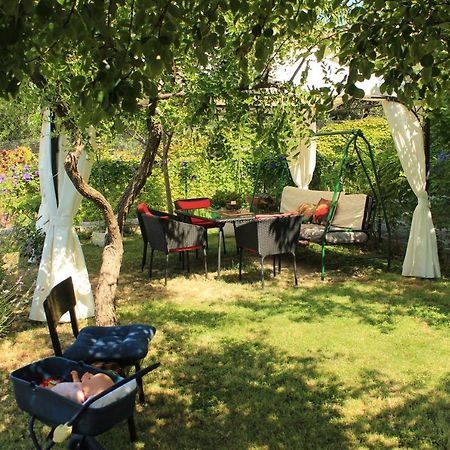 Apartments Petrada أوميس المظهر الخارجي الصورة