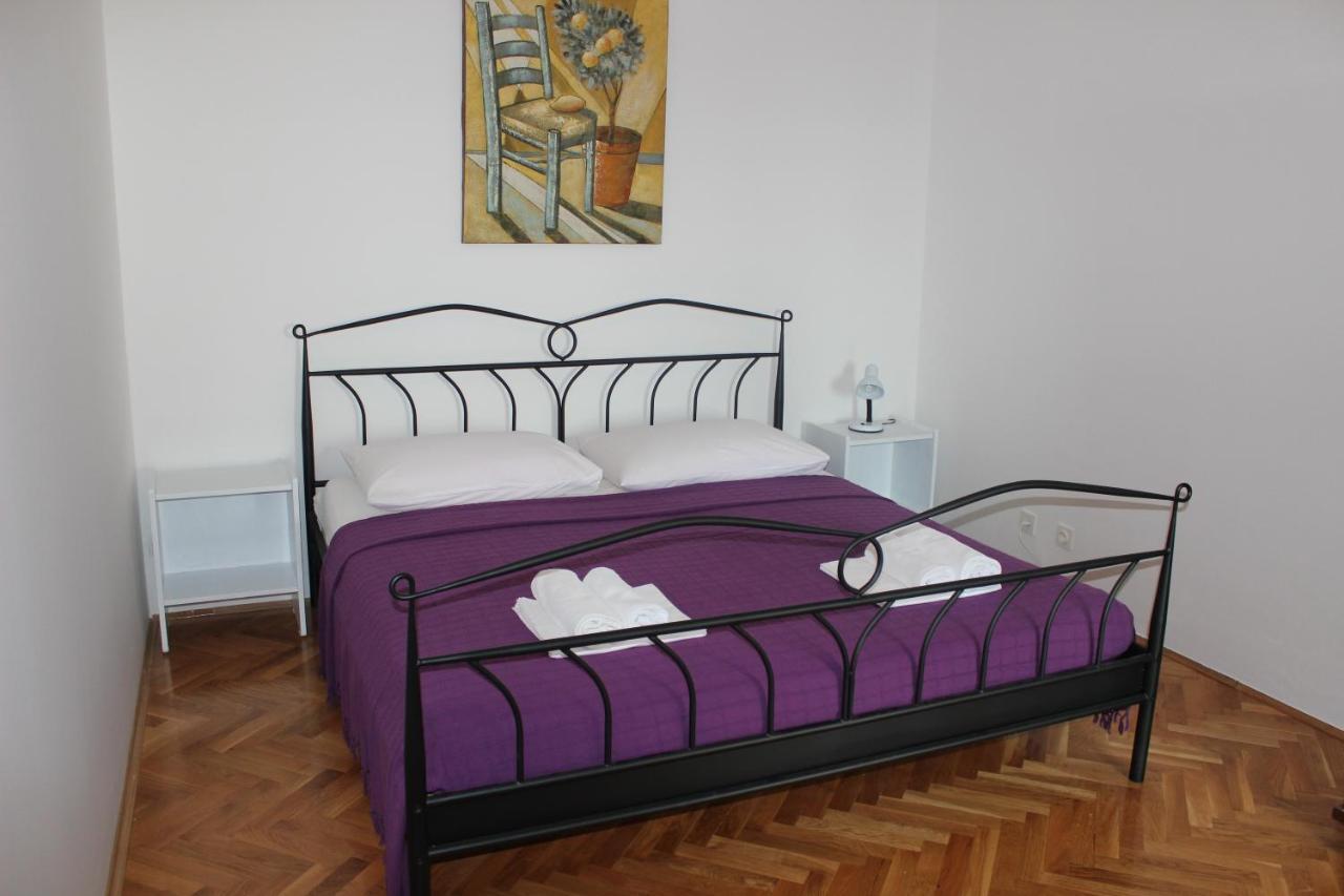 Apartments Petrada أوميس الغرفة الصورة
