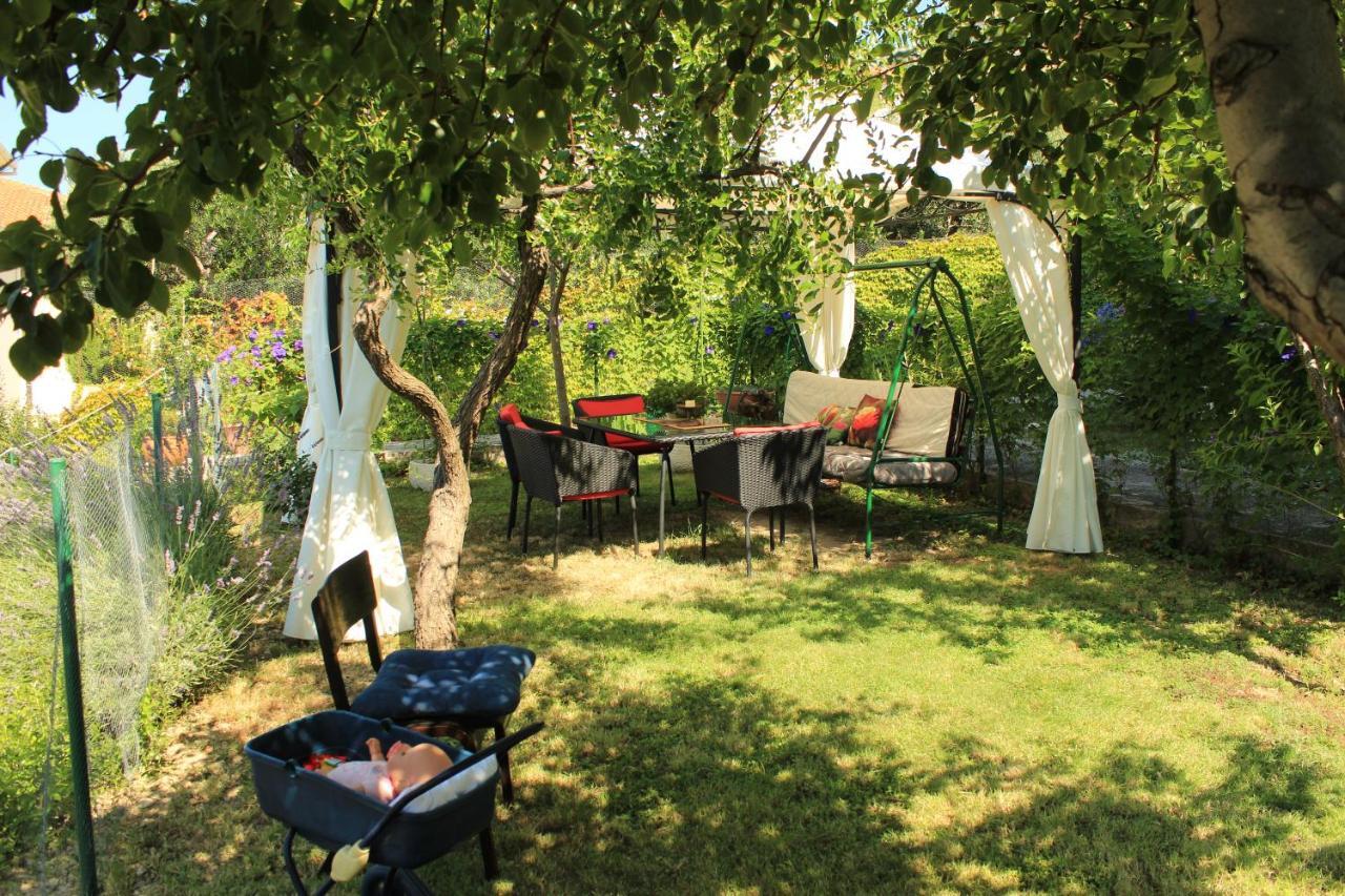 Apartments Petrada أوميس المظهر الخارجي الصورة