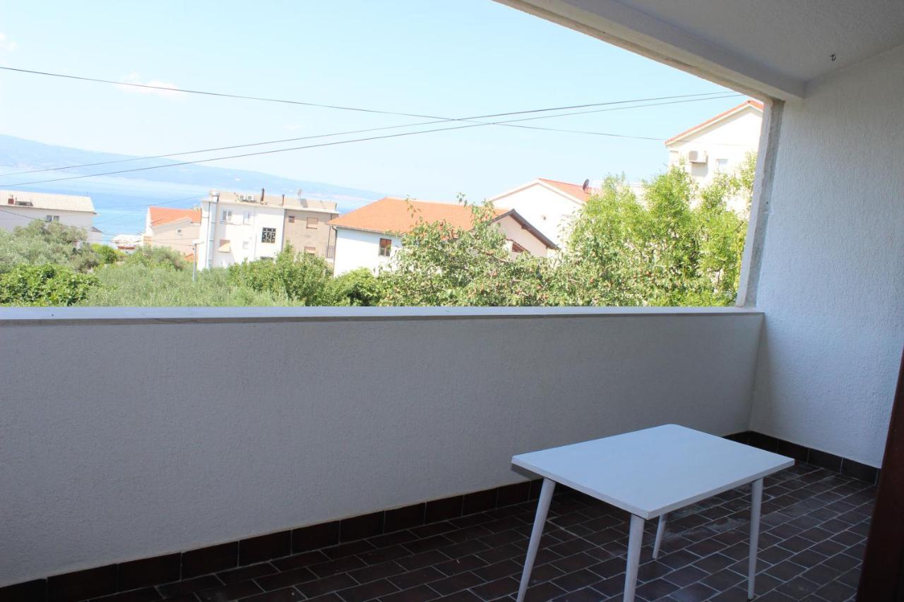 Apartments Petrada أوميس الغرفة الصورة